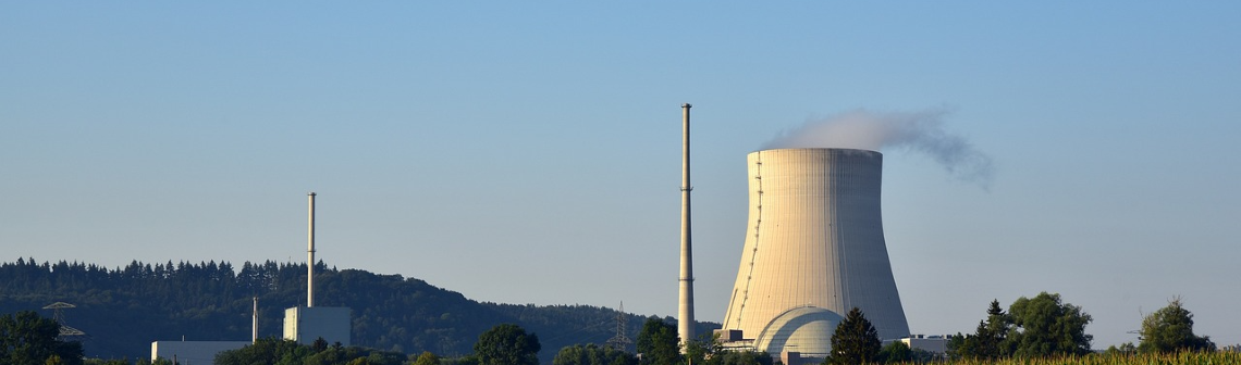 Fossil or renewable energy: replacing nuclear power, what CO2 impact?