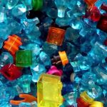 Un projet pour mieux identifier les rejets industriels de microplastiques