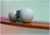 Figure 3 - Matching form and function: gravity enables the two balls to perform their cushioning function (Crédit Biennale du Design, Saint-Étienne 2008).