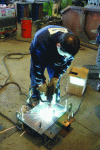 Figure 4 - Head stud welding (Photo J.-P. Muzeau)