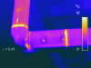 Figure 20 - Thermography of an insulated pipe showing some thermal bridges (doc.
FLIR Systems)