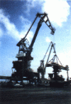 Figure 37 - Caillard 900 t kangaroo crane · m, Caillard 300 t quadricâble crane · m and associated hopper, Buhler Caillard 1,000 t/h chain unloader. Port of Lorient